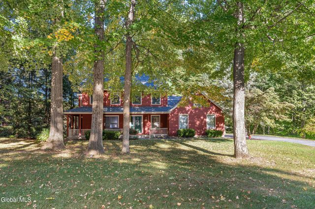 3 Buckingham Court, Clifton Park, NY 12065