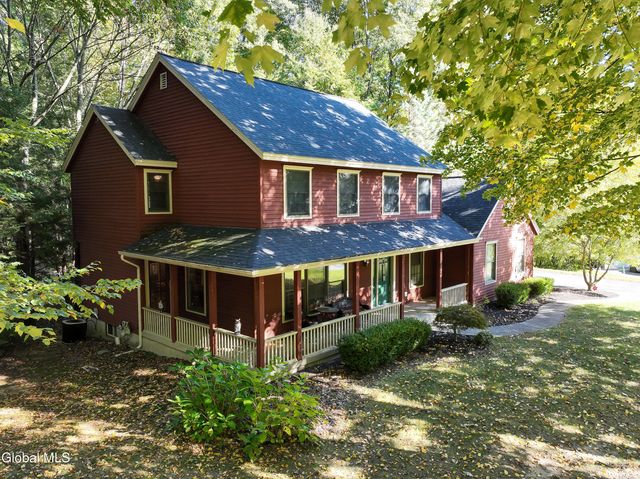 3 Buckingham Court, Clifton Park, NY 12065