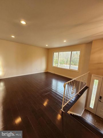 33 OLD RED LION RD, Southampton, NJ 08088