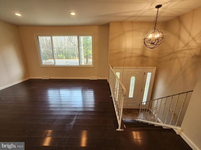 33 OLD RED LION RD, Southampton, NJ 08088