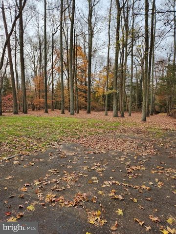 33 OLD RED LION RD, Southampton, NJ 08088