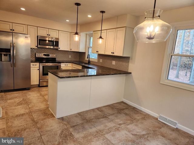 33 OLD RED LION RD, Southampton, NJ 08088