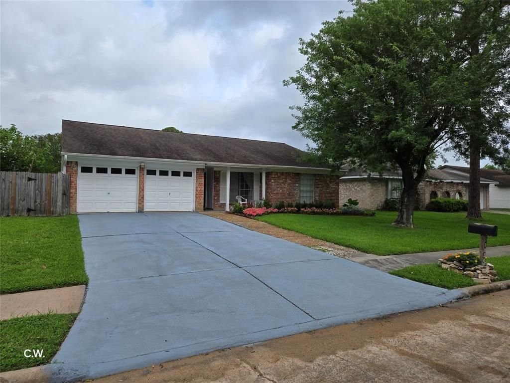 11834 Mulholland Drive, Meadows Place, TX 77477