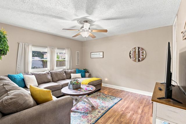 137 S Elizabeth, Wichita, KS 67213