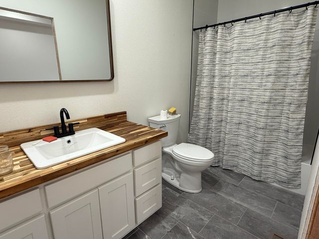 19 Builders Lane, Anderson, MO 64831