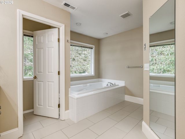 10615 Ne 30TH Ave, Vancouver, WA 98686