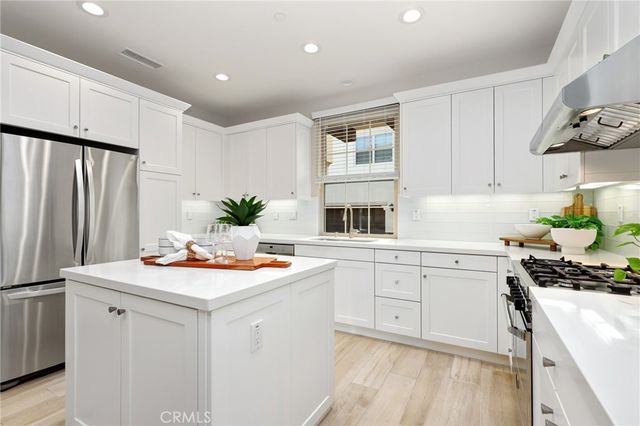 147 Excursion, Irvine, CA 92618