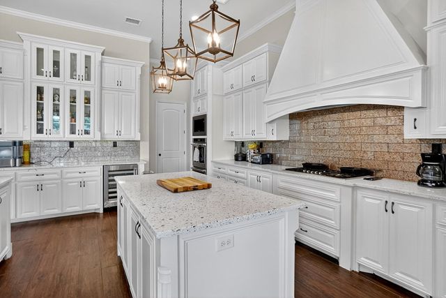 2304 Homeland Ct, Midland, TX 79707