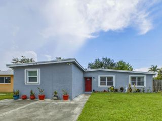 754 Hibiscus Drive, Royal Palm Beach, FL 33411