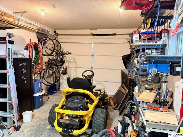 1010 S 17 Avenue, Blair, NE 68008