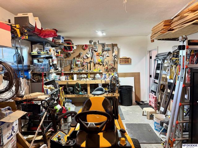 1010 S 17 Avenue, Blair, NE 68008