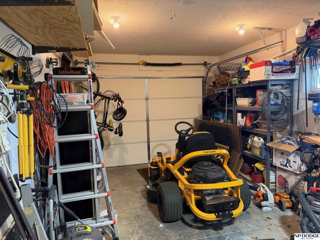 1010 S 17 Avenue, Blair, NE 68008