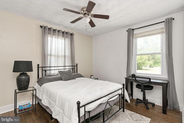 305 LOCUST AVE, Colonial Beach, VA 22443