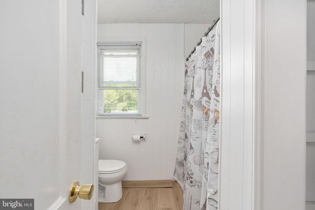 305 LOCUST AVE, Colonial Beach, VA 22443
