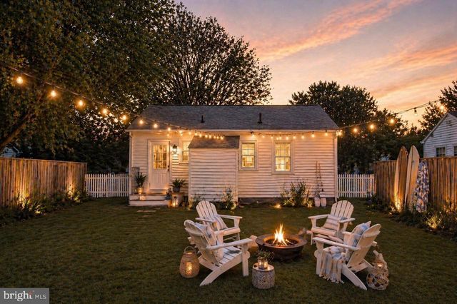 305 LOCUST AVE, Colonial Beach, VA 22443