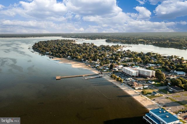 305 LOCUST AVE, Colonial Beach, VA 22443