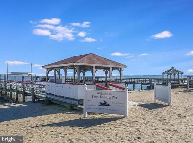 305 LOCUST AVE, Colonial Beach, VA 22443