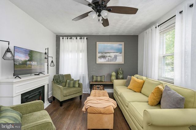 305 LOCUST AVE, Colonial Beach, VA 22443