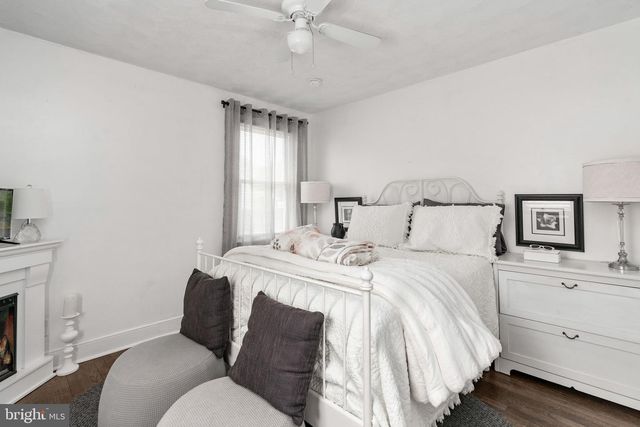 305 LOCUST AVE, Colonial Beach, VA 22443