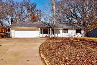 1638 SW 28th ST, Topeka, KS 66611