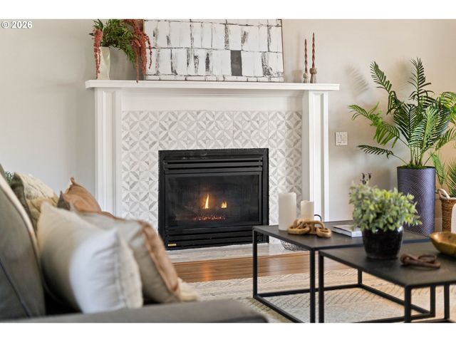 6590 Sw LOMBARD Ave, Beaverton, OR 97008