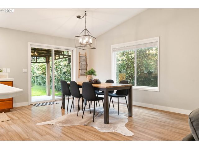 6590 Sw LOMBARD Ave, Beaverton, OR 97008