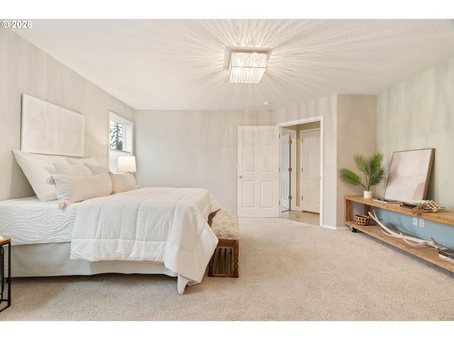 6590 Sw LOMBARD Ave, Beaverton, OR 97008