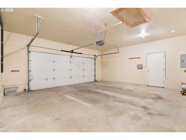 6590 Sw LOMBARD Ave, Beaverton, OR 97008