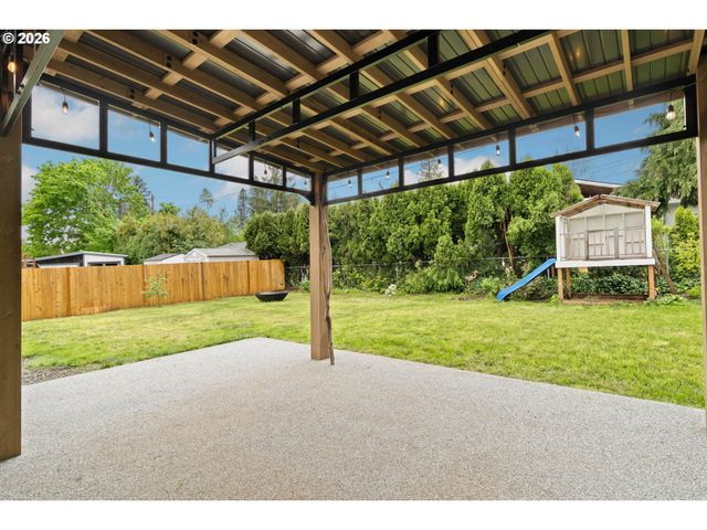 6590 Sw LOMBARD Ave, Beaverton, OR 97008