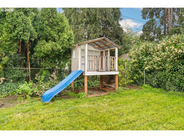 6590 Sw LOMBARD Ave, Beaverton, OR 97008