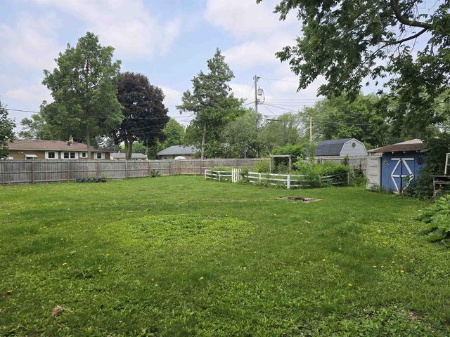 1218 Nicolet Street, Janesville, WI 53546