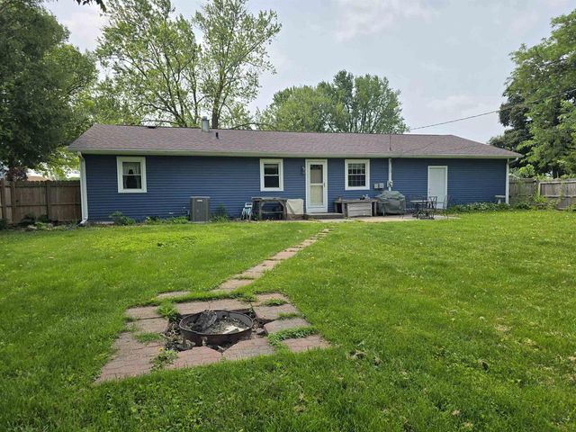 1218 Nicolet Street, Janesville, WI 53546