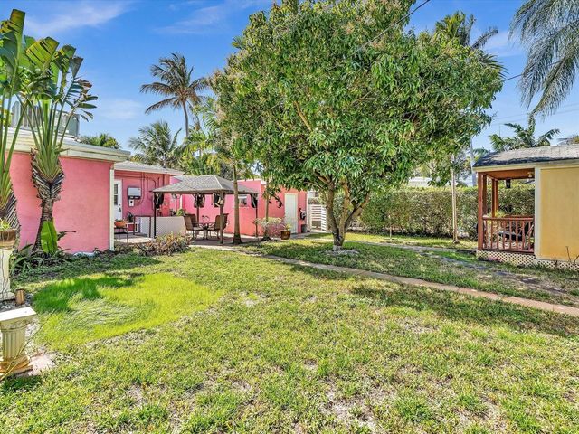 1835 Roosevelt Street, Hollywood, FL 33020