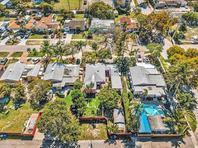1835 Roosevelt Street, Hollywood, FL 33020