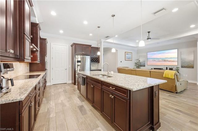 1435 Mockingbird DR, Naples, FL 34120