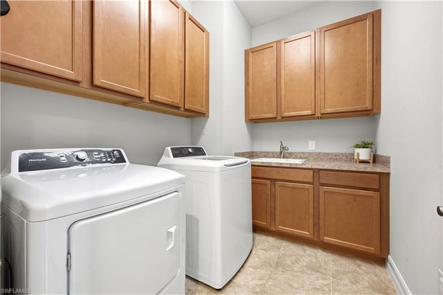 1435 Mockingbird DR, Naples, FL 34120