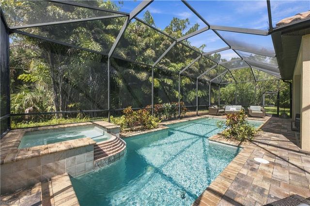 1435 Mockingbird DR, Naples, FL 34120