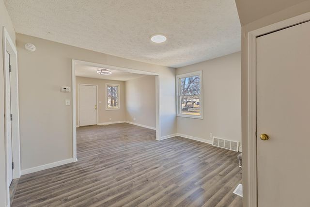 2308 AVENUE B, Council Bluffs, IA 51501