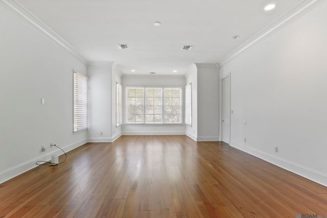 837 Myrtle View Dr, Baton Rouge, LA 70810