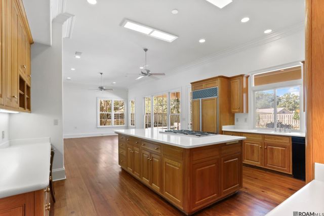 837 Myrtle View Dr, Baton Rouge, LA 70810