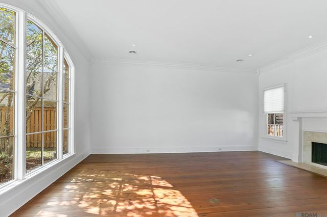 837 Myrtle View Dr, Baton Rouge, LA 70810