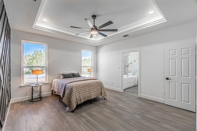 2406 Beverly Drive, Granbury, TX 76048