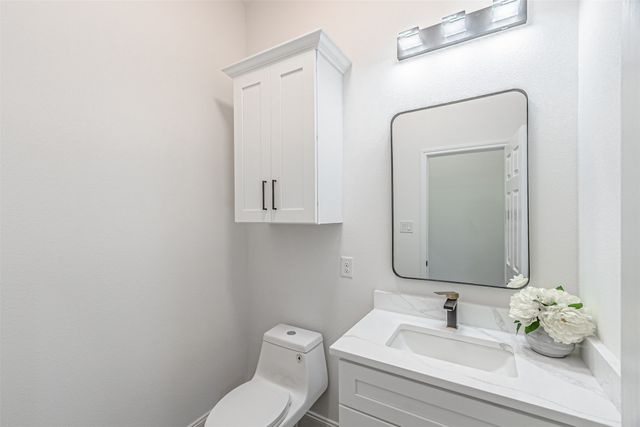 2406 Beverly Drive, Granbury, TX 76048