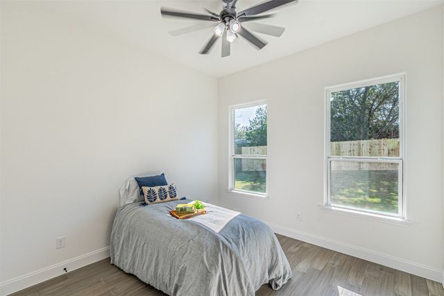 2406 Beverly Drive, Granbury, TX 76048