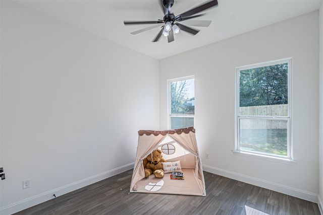 2406 Beverly Drive, Granbury, TX 76048