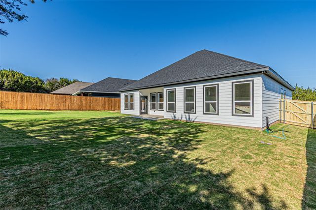 2406 Beverly Drive, Granbury, TX 76048