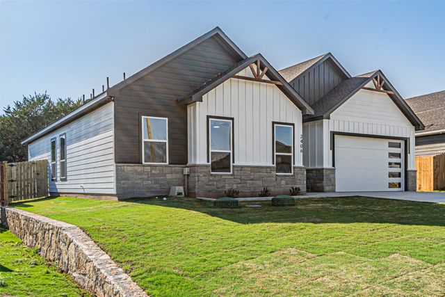 2406 Beverly Drive, Granbury, TX 76048