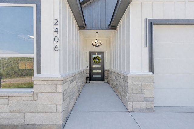 2406 Beverly Drive, Granbury, TX 76048