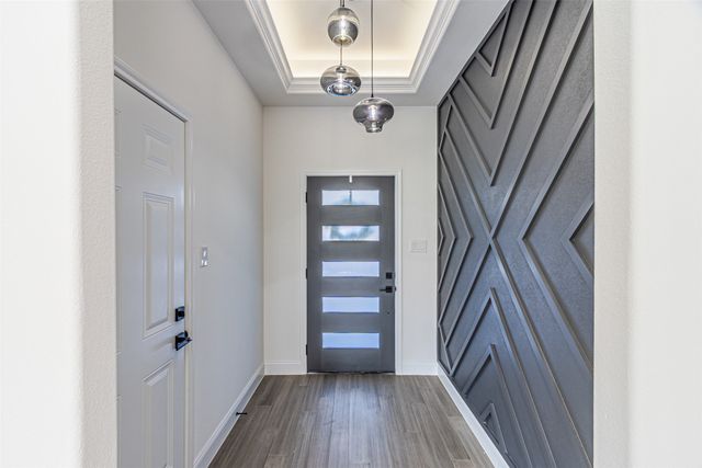 2406 Beverly Drive, Granbury, TX 76048