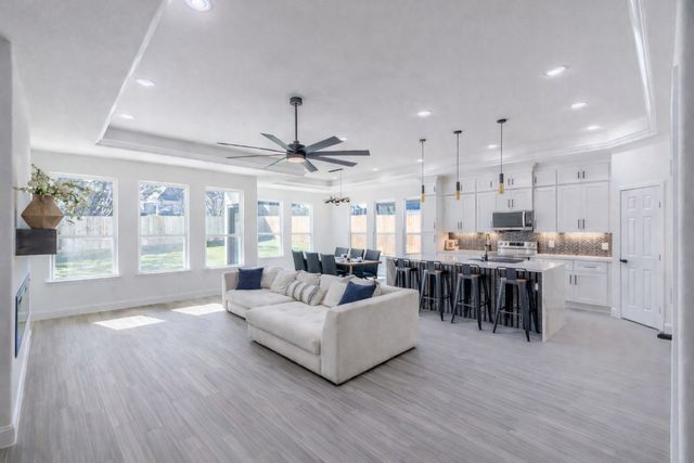 2406 Beverly Drive, Granbury, TX 76048